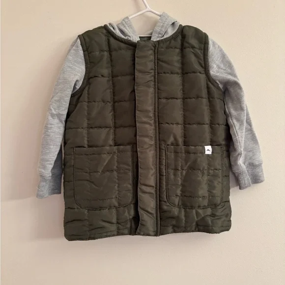 Tommy Bahama Kids Boys Quilted Jacket with Sleeves Size 2T Olive Green and Grey - Picture 1 of 10